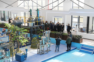 跨越千里科技情 愛(ài)心捐贈(zèng)助健康——浙江工業(yè)大學(xué)化工學(xué)院西南研究院聯(lián)合愛(ài)心企業(yè)向福泉市捐贈(zèng)170萬(wàn)元醫(yī)療器械